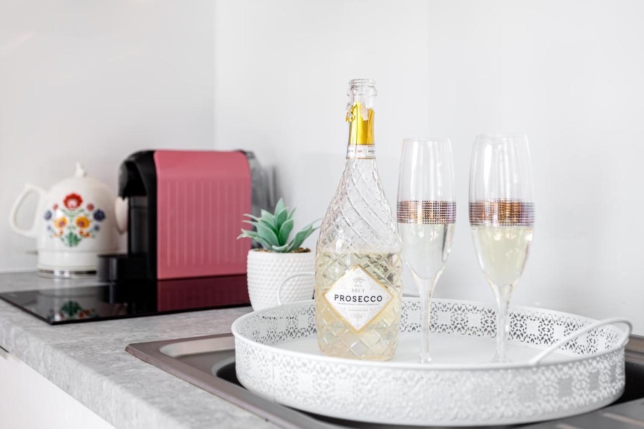 Apartament "Anna" - Kwartal Rozy Wiatrow, 15 Min Spacerem Od Plazy Świnoujście Buitenkant foto